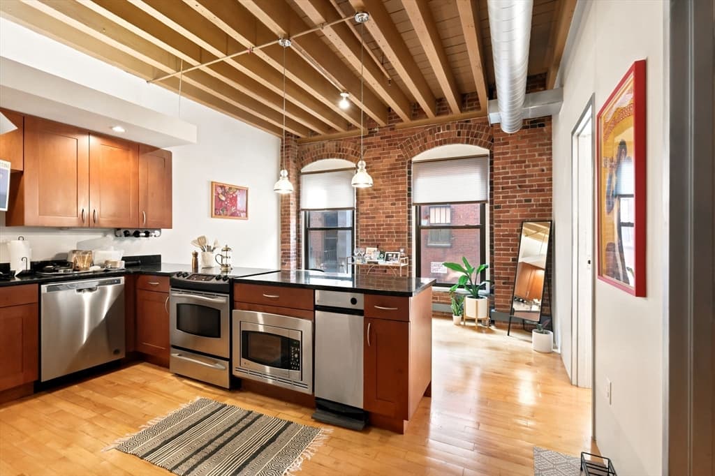 111 Beach St # 3B, Boston MA 02111