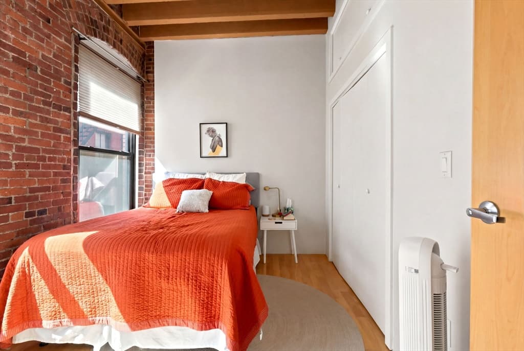 Condominium at 111 Beach St # 3B, Boston MA 02111, Boston, photo 28 of 32