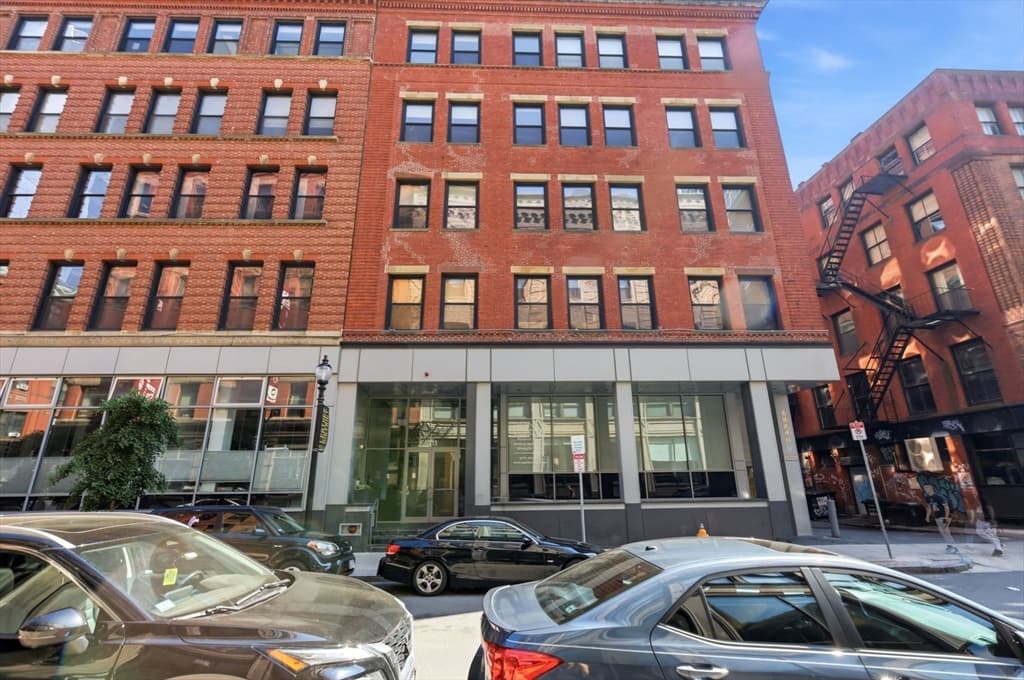 Condominium at 111 Beach St # 3B, Boston MA 02111, Boston, photo 24 of 32