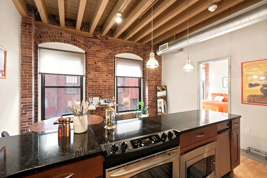 Condominium at 111 Beach St # 3B, Boston MA 02111, Boston, photo 18 of 32