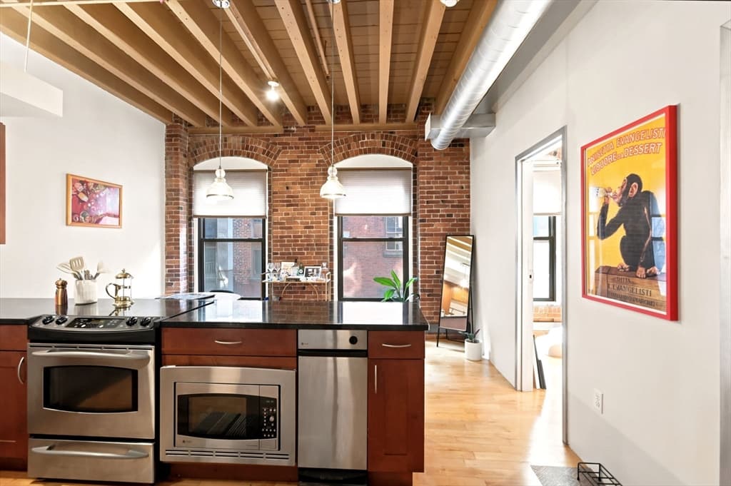Condominium at 111 Beach St # 3B, Boston MA 02111, Boston, photo 15 of 32