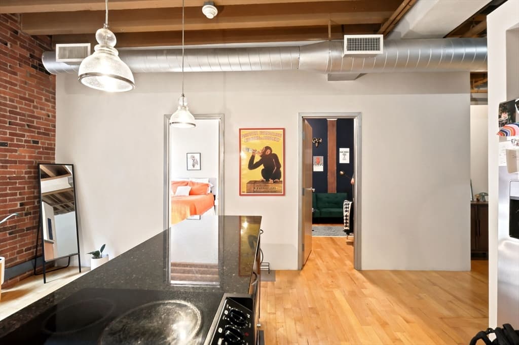 Condominium at 111 Beach St # 3B, Boston MA 02111, Boston, photo 11 of 32