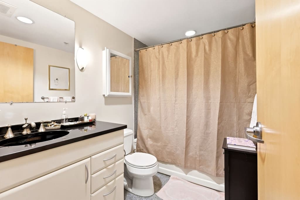 Condominium at 111 Beach St # 3B, Boston MA 02111, Boston, photo 29 of 32