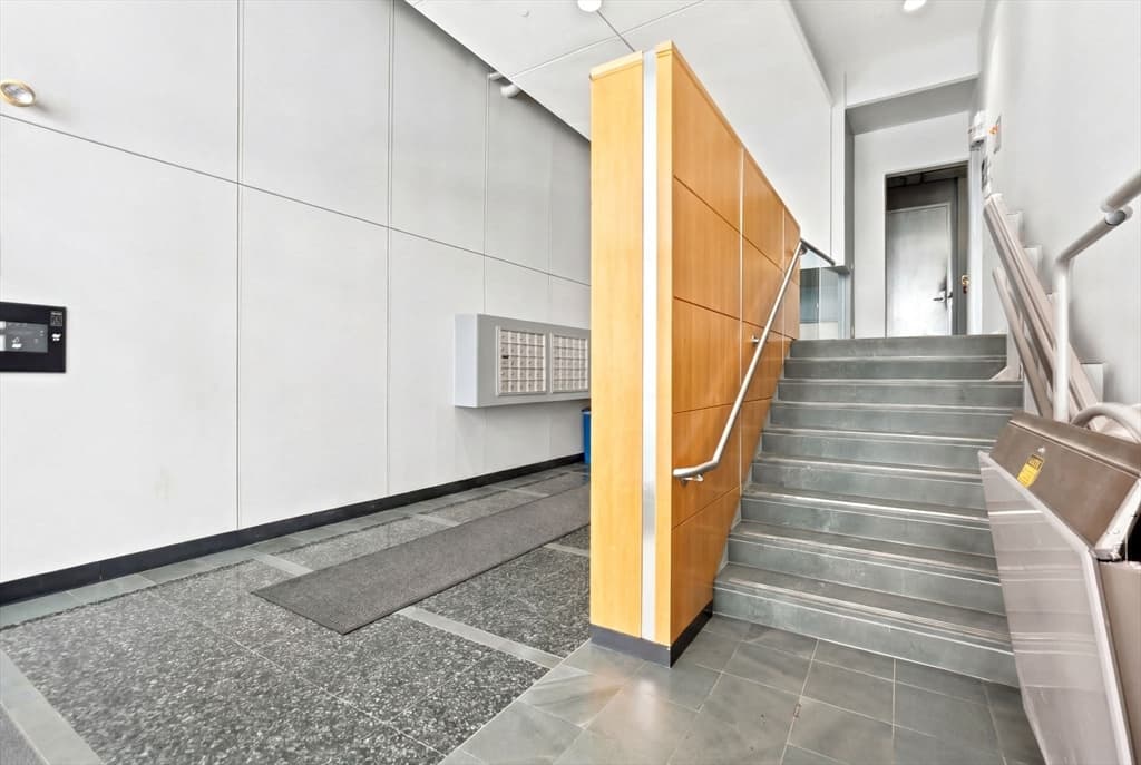 Condominium at 111 Beach St # 3B, Boston MA 02111, Boston, photo 21 of 32