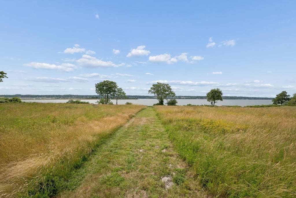 683 Neck Road, Tiverton RI 02878 photo 21