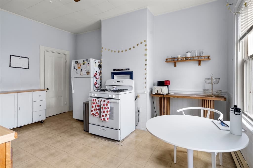 3 Family at 48 H Street, Boston MA 02127, Boston, photo 2 of 19