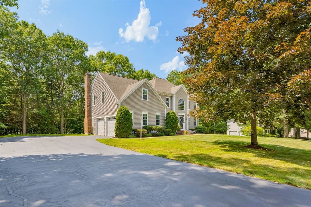 43 Northern Spy Rd, Franklin MA 02038 photo 2