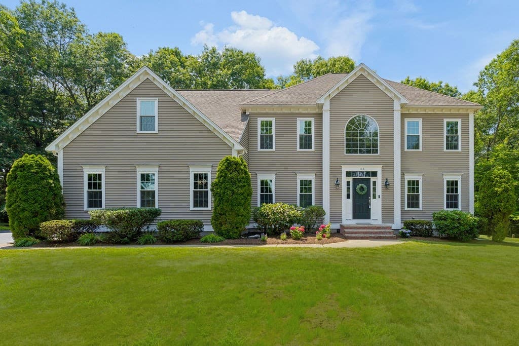 43 Northern Spy Rd, Franklin MA 02038
