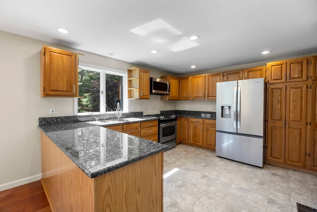 12 S Sandwich Rd, Sandwich MA 02563 photo 11