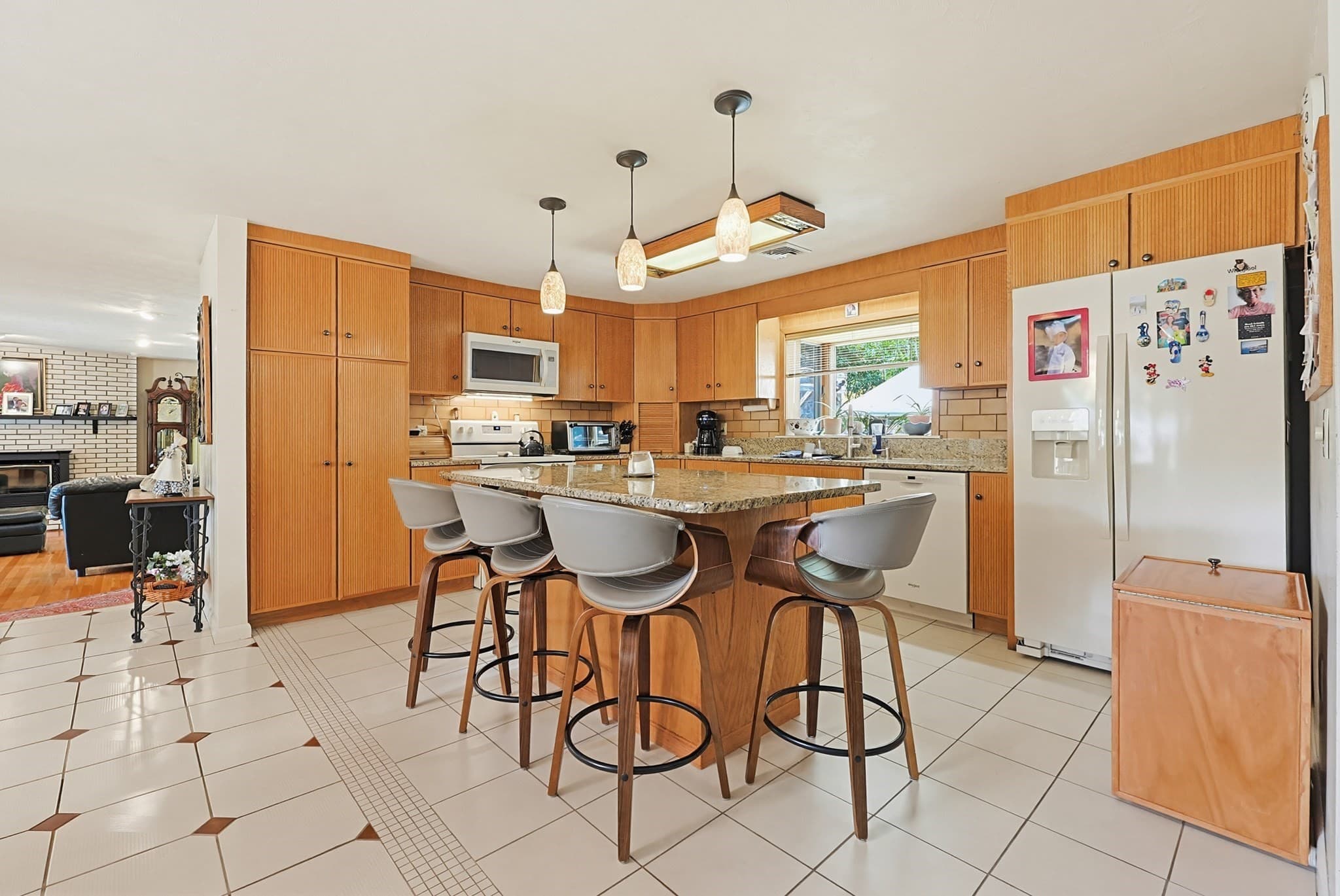 Single Family Residence at 251 Millbury St, Auburn MA 01501, Auburn, photo 12 of 42