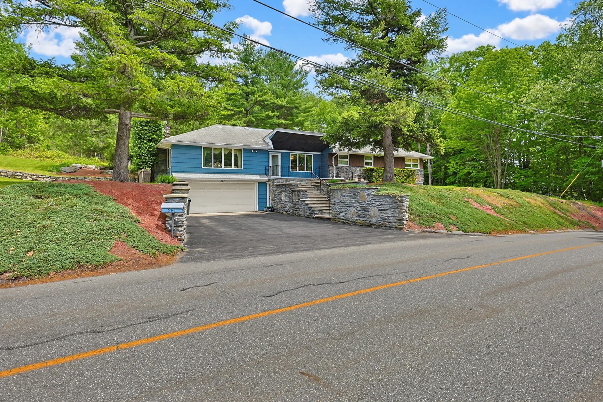 Single Family Residence at 251 Millbury St, Auburn MA 01501, Auburn, photo 3 of 42