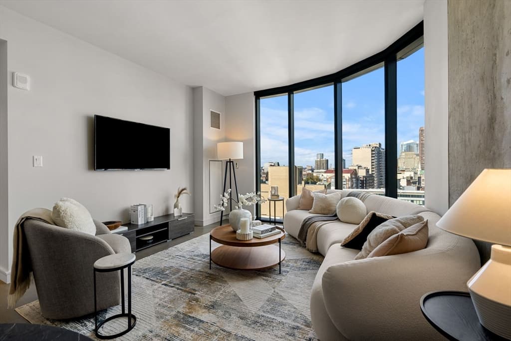 Condominium at 55 Lagrange St # 1705, Boston MA 02116, Boston, photo 3 of 19