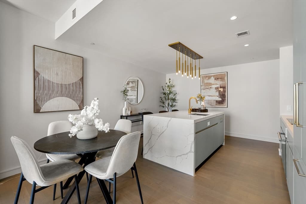 Condominium at 55 Lagrange St # 1705, Boston MA 02116, Boston, photo 9 of 19