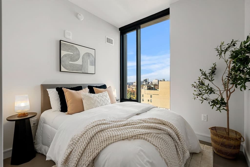 Condominium at 55 Lagrange St # 1705, Boston MA 02116, Boston, photo 15 of 19