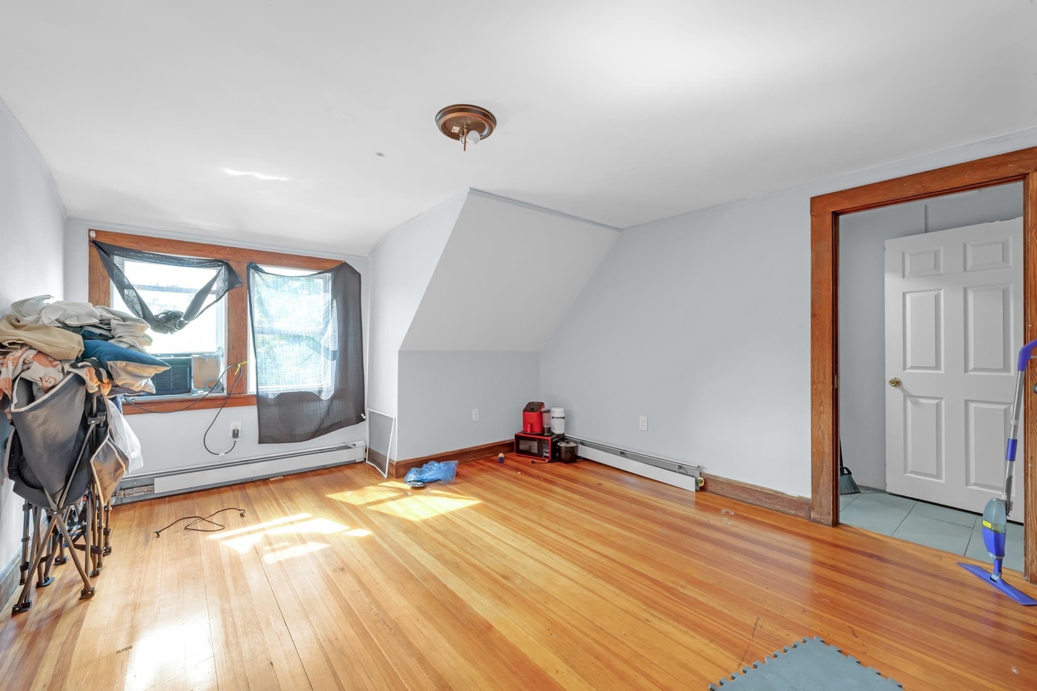 Multi Family at 18 Mount Vernon St, Fitchburg MA 01420, Fitchburg, photo 12 of 40