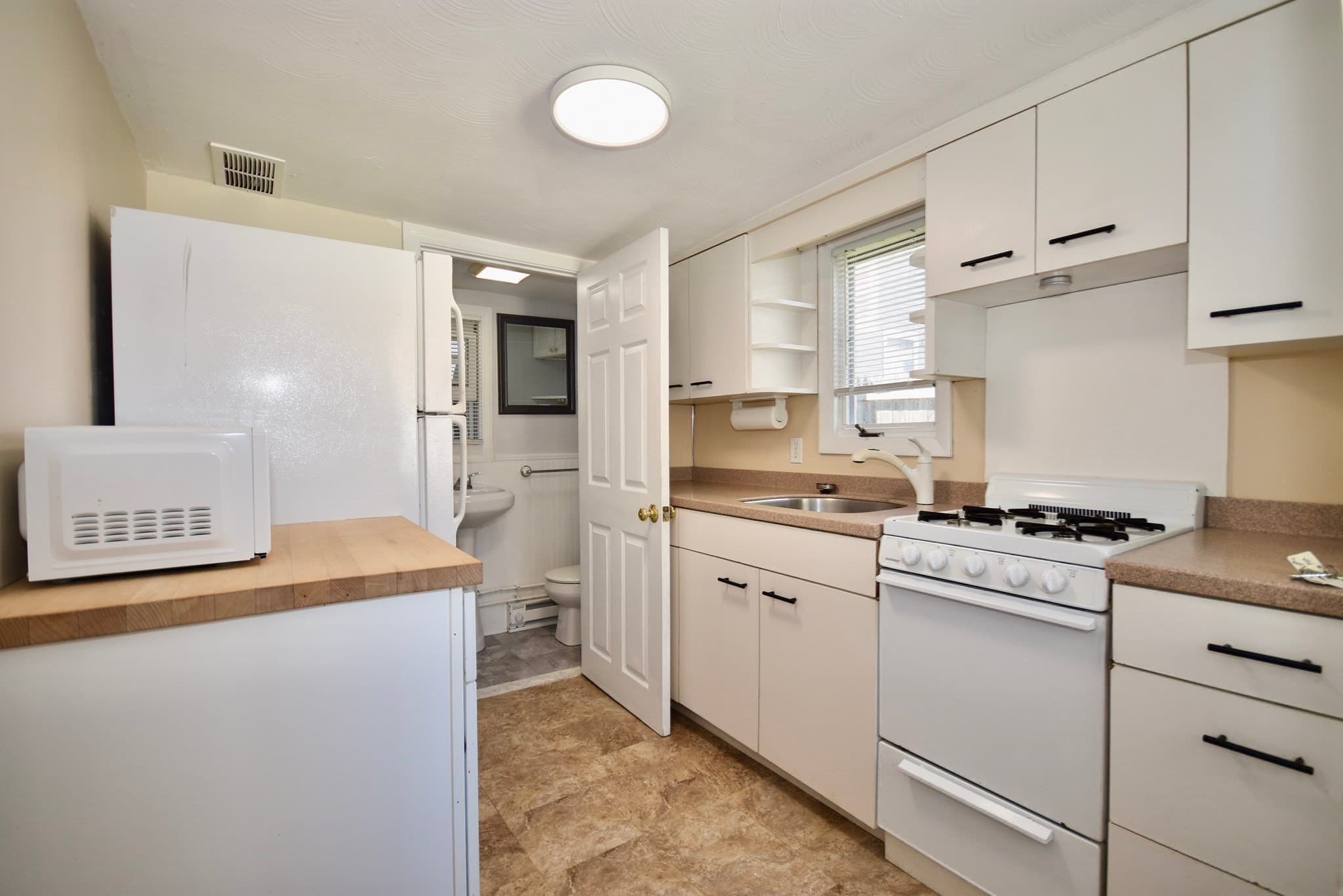 3 Family - 3 Units Side by Side at 14 Longwood Ave, Wareham MA 02558, Wareham, photo 24 of 40