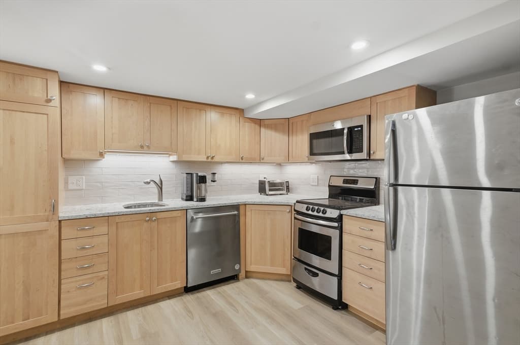 Condominium at 49 Colborne Road # B1, Boston MA 02135, Boston, photo 6 of 16