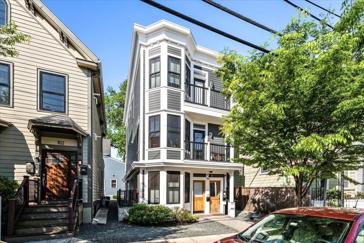 Condominium at 104 Beacon St # 2, Somerville MA 02143, photo 2 of 26