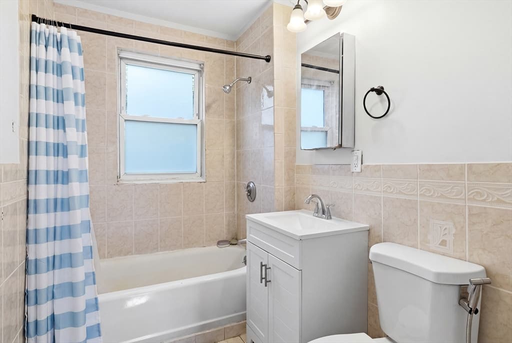 3 Family - 3 Units Up/Down at 39 Glen Rd, Boston MA 02130, photo 23 of 42