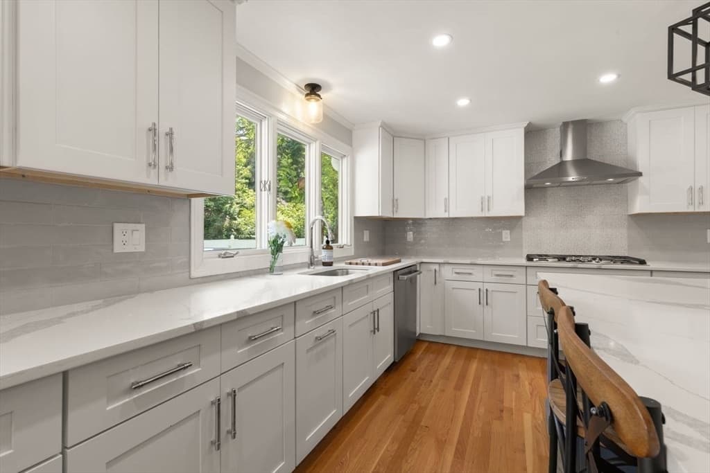 48 Castle Dr, Sharon MA 02067 photo 12