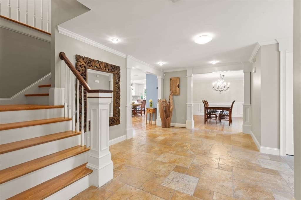 48 Castle Dr, Sharon MA 02067 photo 3