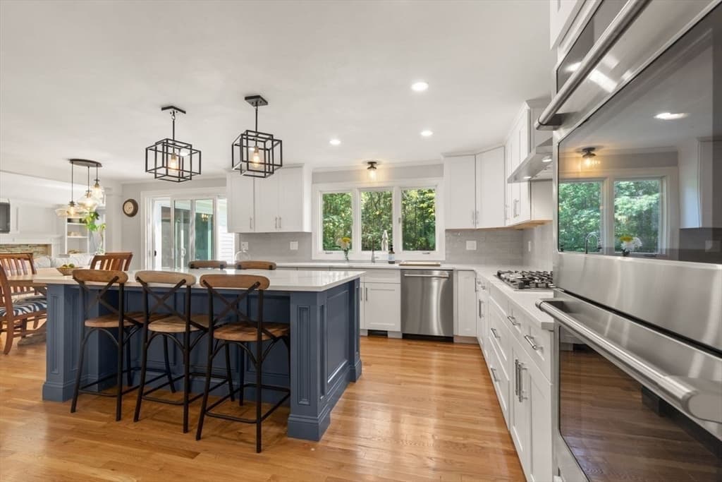 48 Castle Dr, Sharon MA 02067 photo 9