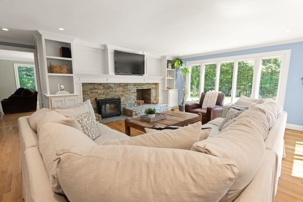 48 Castle Dr, Sharon MA 02067 photo 15