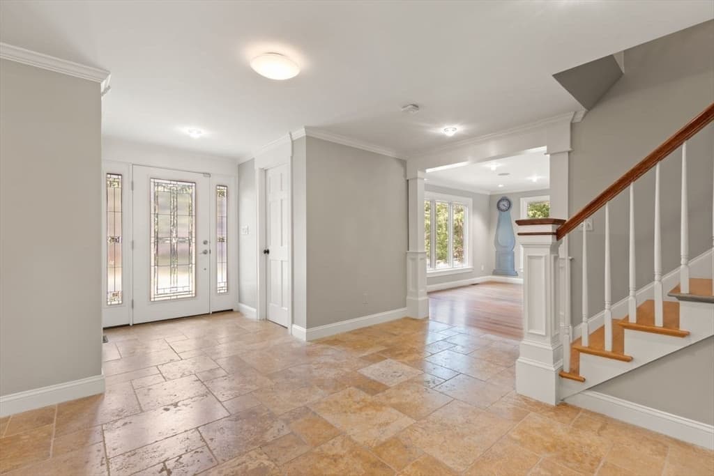 48 Castle Dr, Sharon MA 02067 photo 4