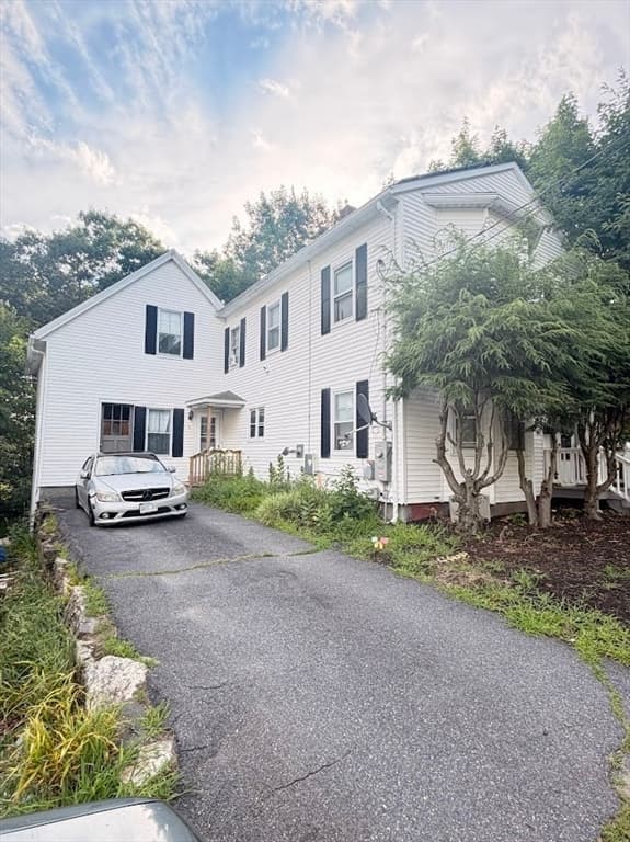 111 Maple St, Gardner MA 01440