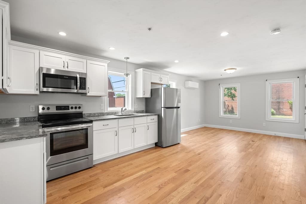 415 Danforth St, Taunton MA 02780 photo 5
