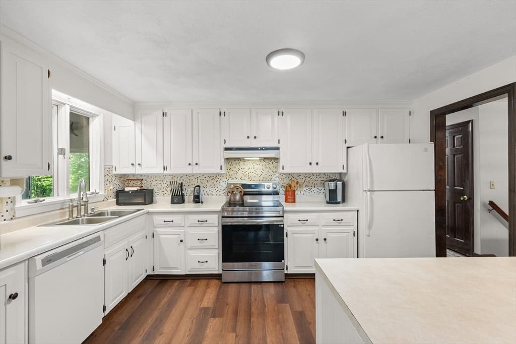 Single Family Residence at 88 Upland Rd, Plympton MA 02367, Plympton, photo 4 of 42