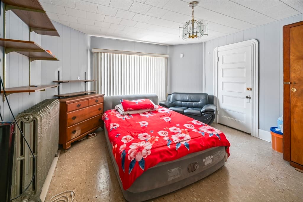 82 Snell St, Fall River MA 02721 photo 5