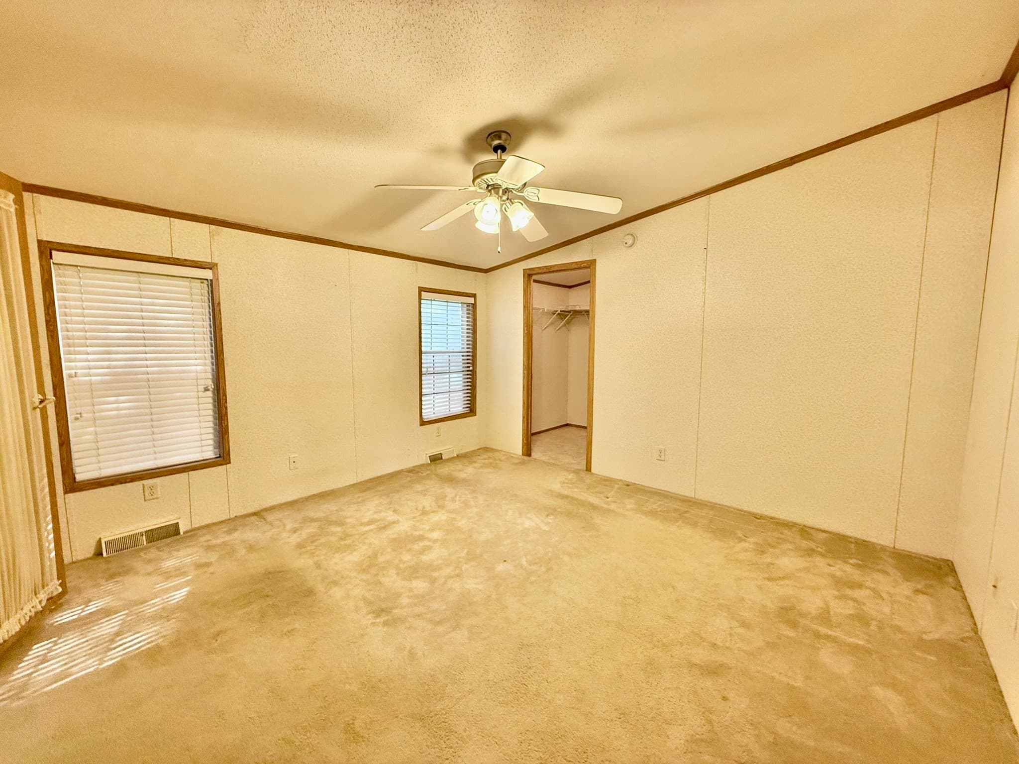 Mobile Home at 22 Sunnydale Cir, Brimfield MA 01010, photo 22 of 32