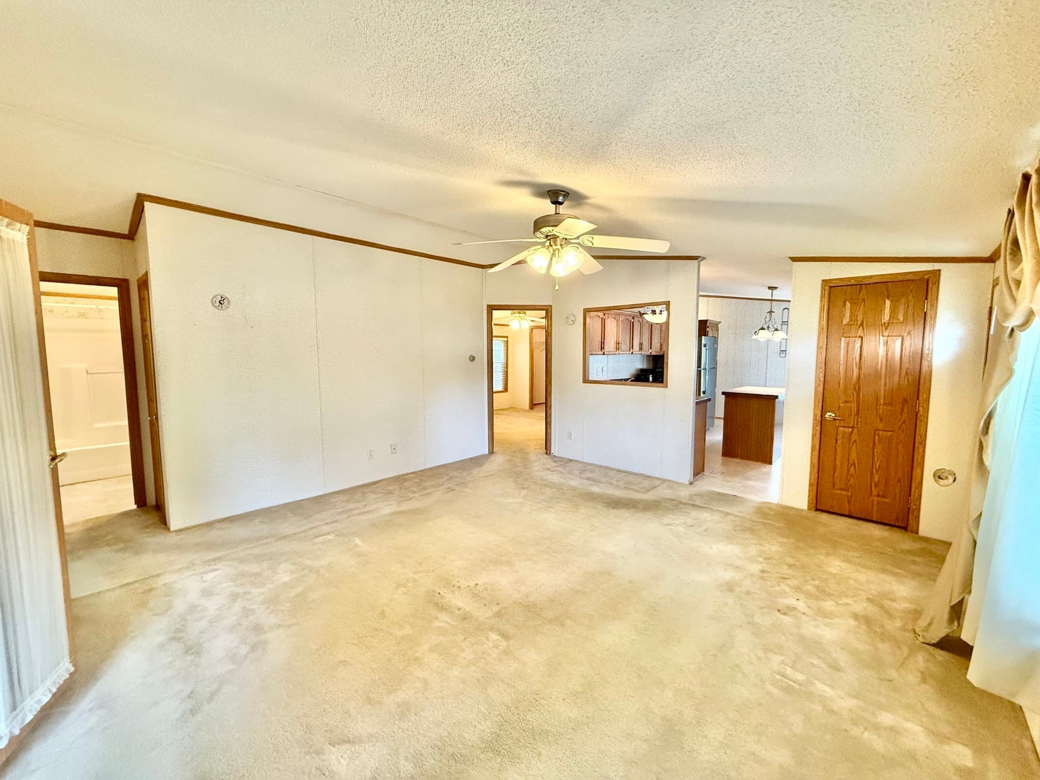 Mobile Home at 22 Sunnydale Cir, Brimfield MA 01010, photo 5 of 32