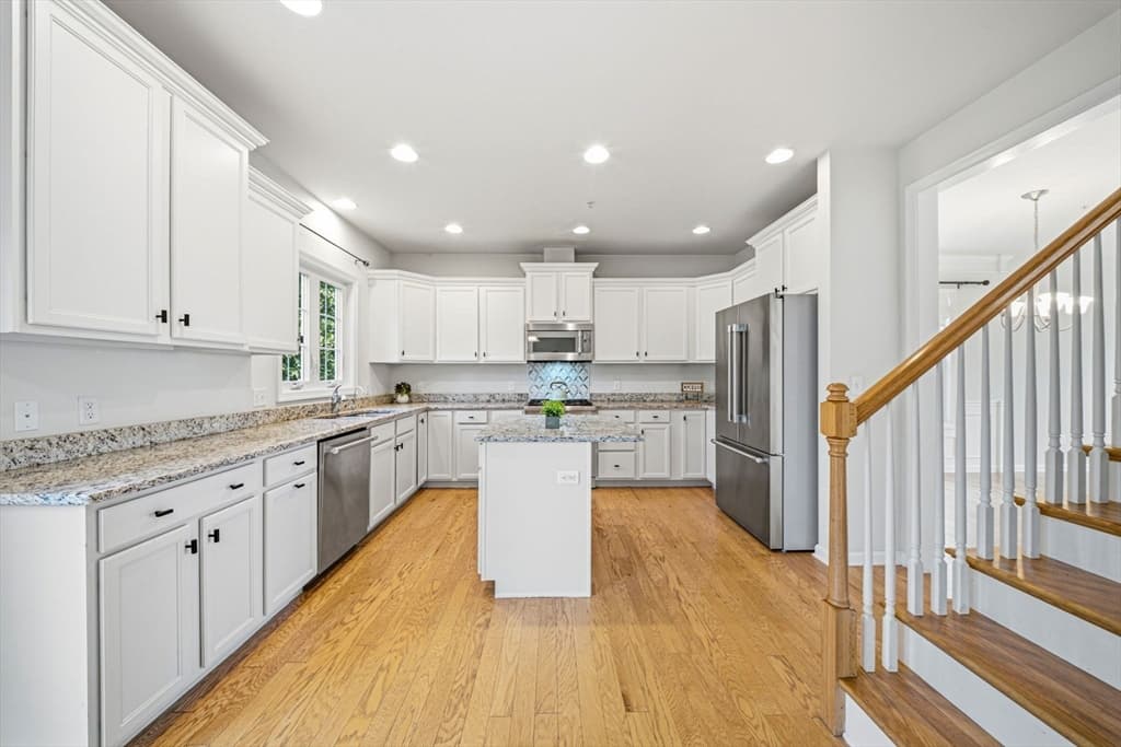 14 Autumn Ridge Dr, Hopkinton MA 01748 photo 4