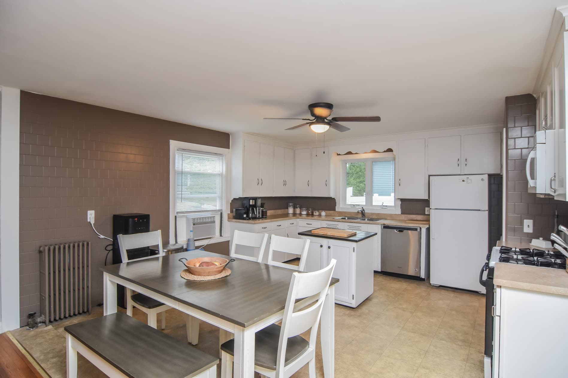 Single Family Residence at 2 Lamb St, Attleboro MA 02703, Attleboro, photo 17 of 40