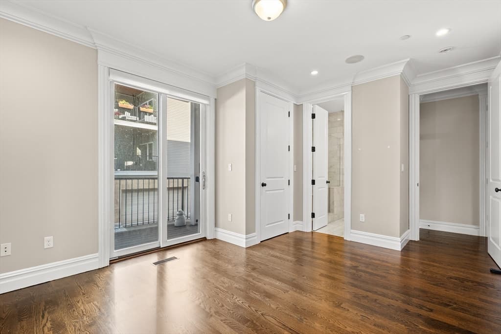 Condominium at 9 M # 2, Boston MA 02127, Boston, photo 17 of 41