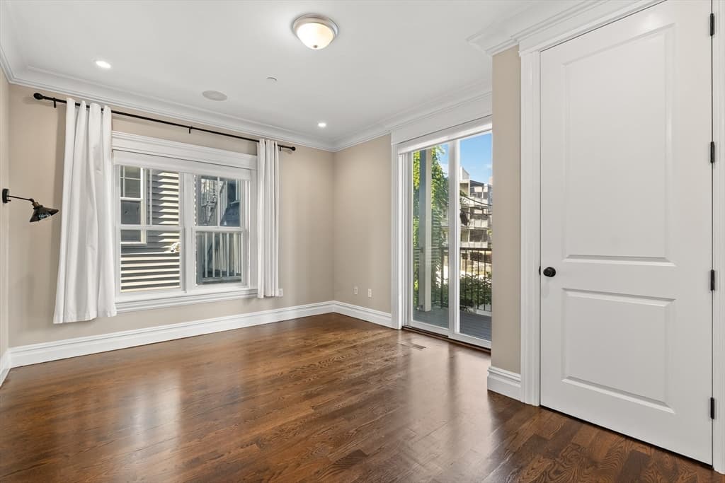 Condominium at 9 M # 2, Boston MA 02127, Boston, photo 16 of 41