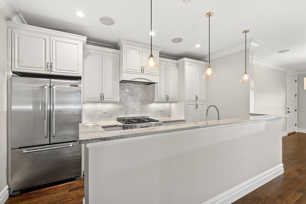 Condominium at 9 M # 2, Boston MA 02127, Boston, photo 11 of 41