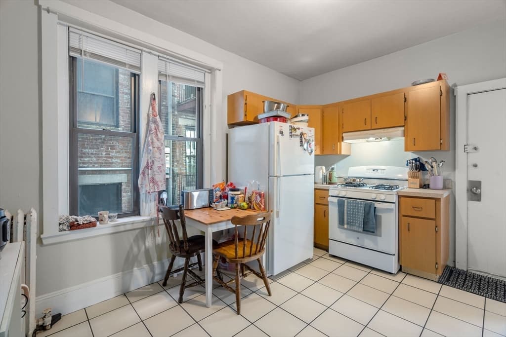 Condominium at 1157 Commonwealth Ave # 1, Boston MA 02134, Boston, photo 13 of 23