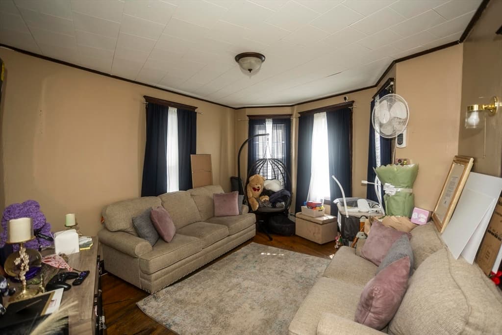 583 Chicopee St, Chicopee MA 01013 photo 8