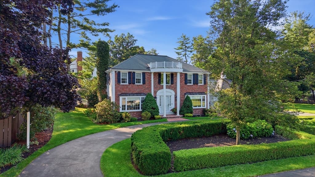 Single Family Residence at 2 Russell Road, Lynnfield MA 01940, Lynnfield, photo 2 of 42