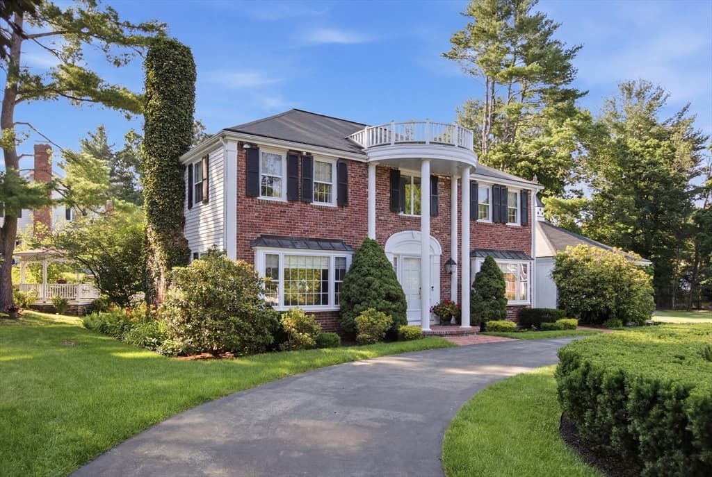 2 Russell Road, Lynnfield MA 01940