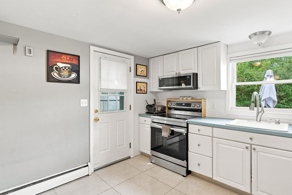 28 Preston St, Malden MA 02148 photo 2