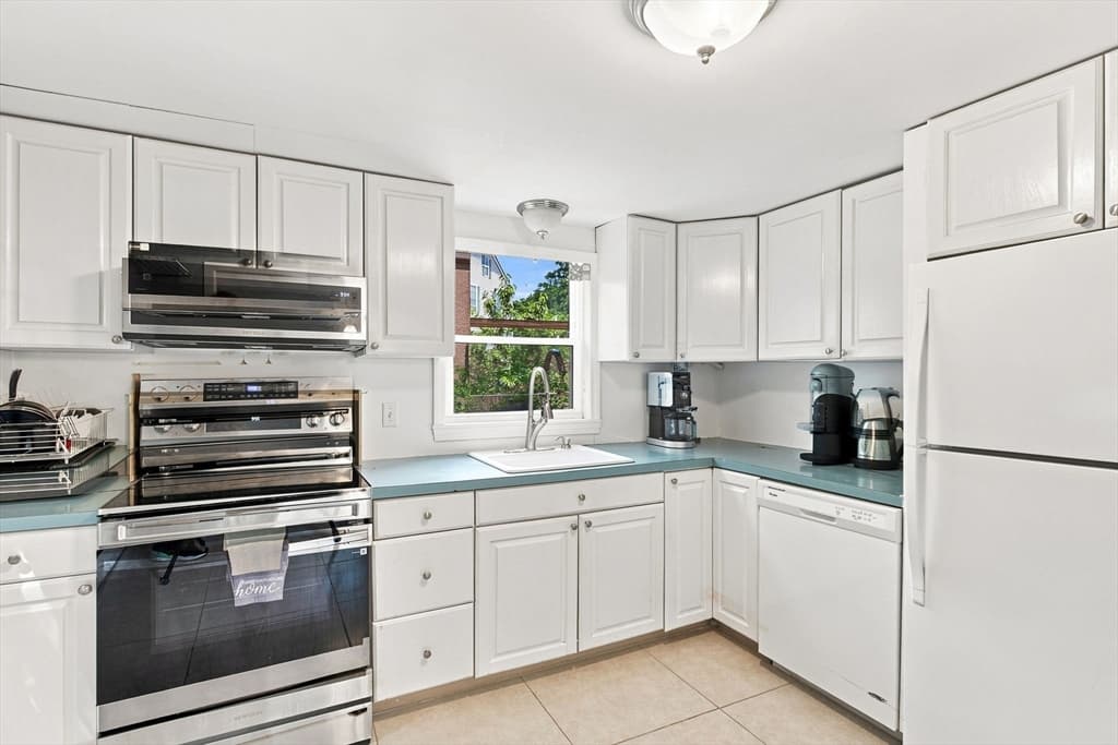 28 Preston St, Malden MA 02148 photo 5