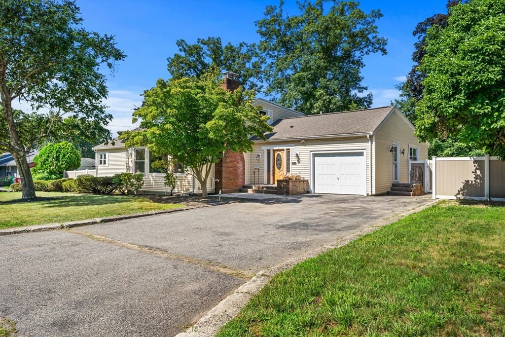 173 Florence Rd, Lowell MA 01851 photo 3
