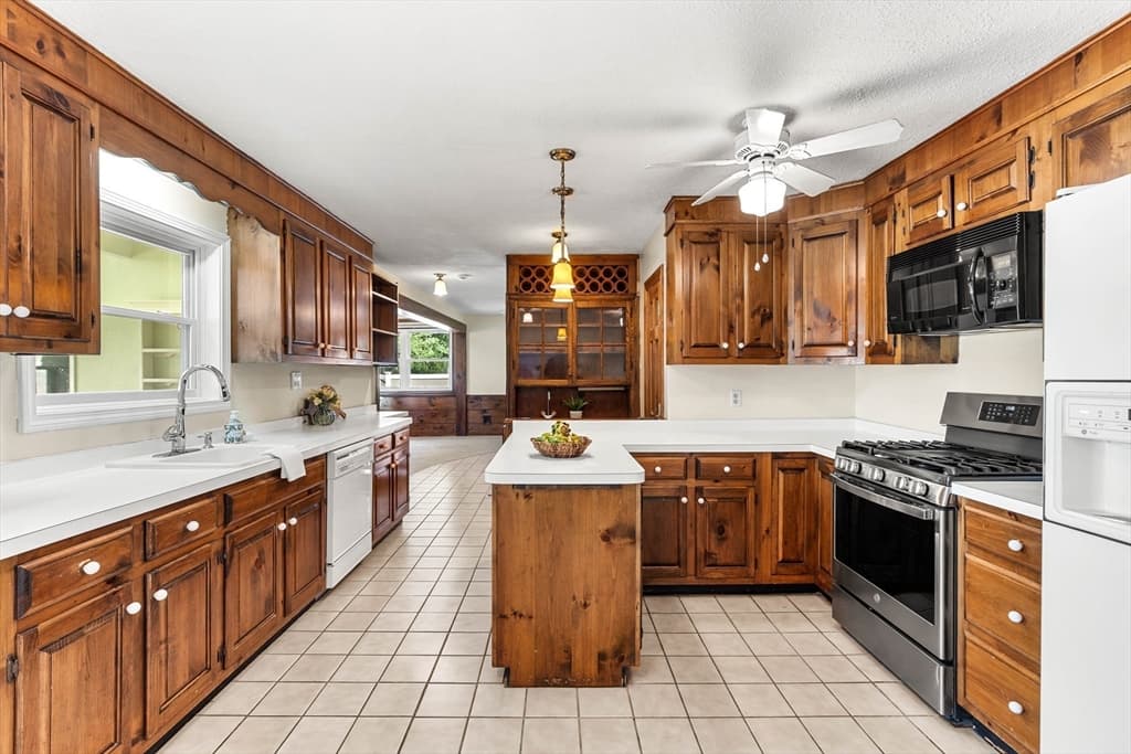 173 Florence Rd, Lowell MA 01851 photo 14