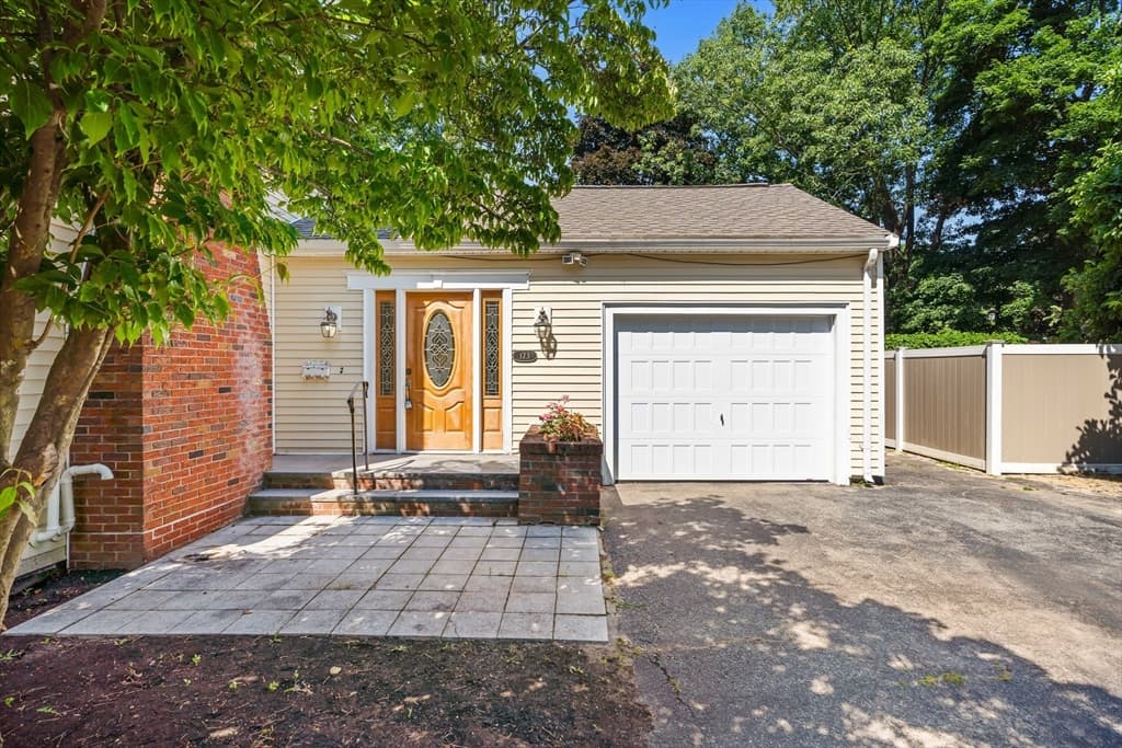 173 Florence Rd, Lowell MA 01851 photo 4