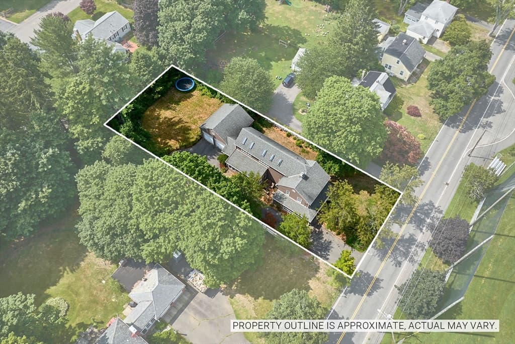 236 N. Maple St., Northampton MA 01062 photo 2