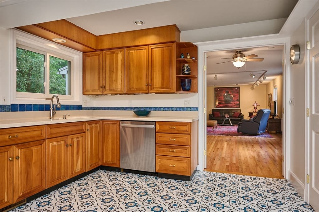 236 N. Maple St., Northampton MA 01062 photo 6
